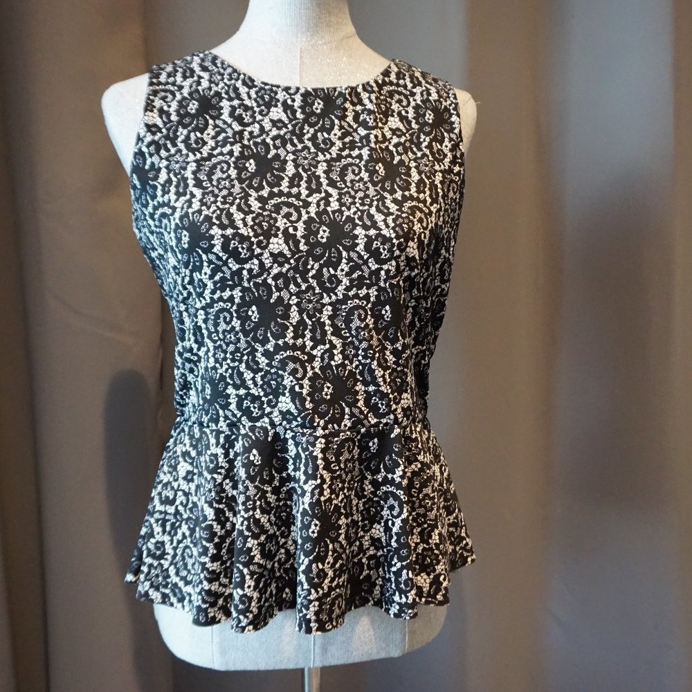Vince Camuto Shirt Black & White Peplum Top SZ10